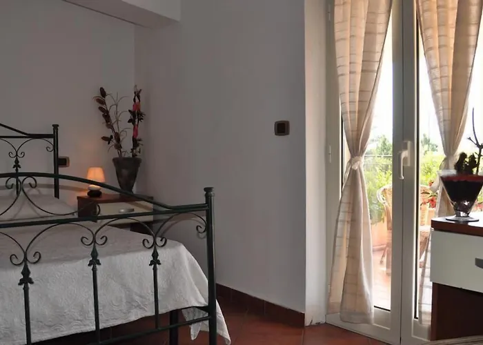 Alojamento de Acomodação e Pequeno-almoço Lidia